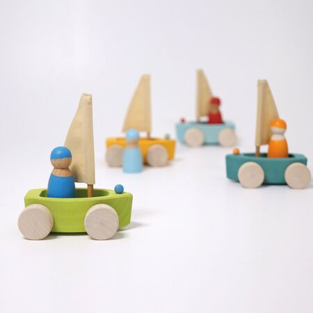 Grimms Holzspielzeug ein kleiner Strandsegler