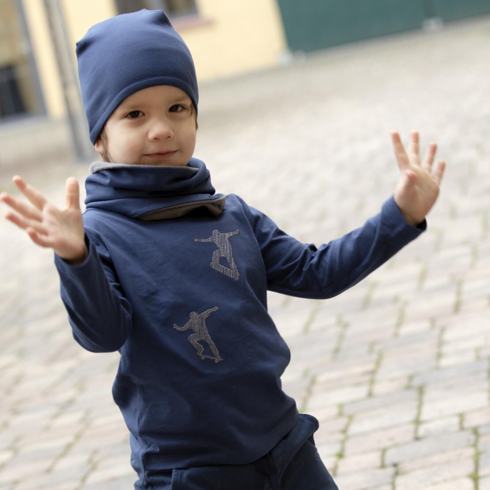 Enfant Terrible Shirt mit Skaterstickerei 110 in blau