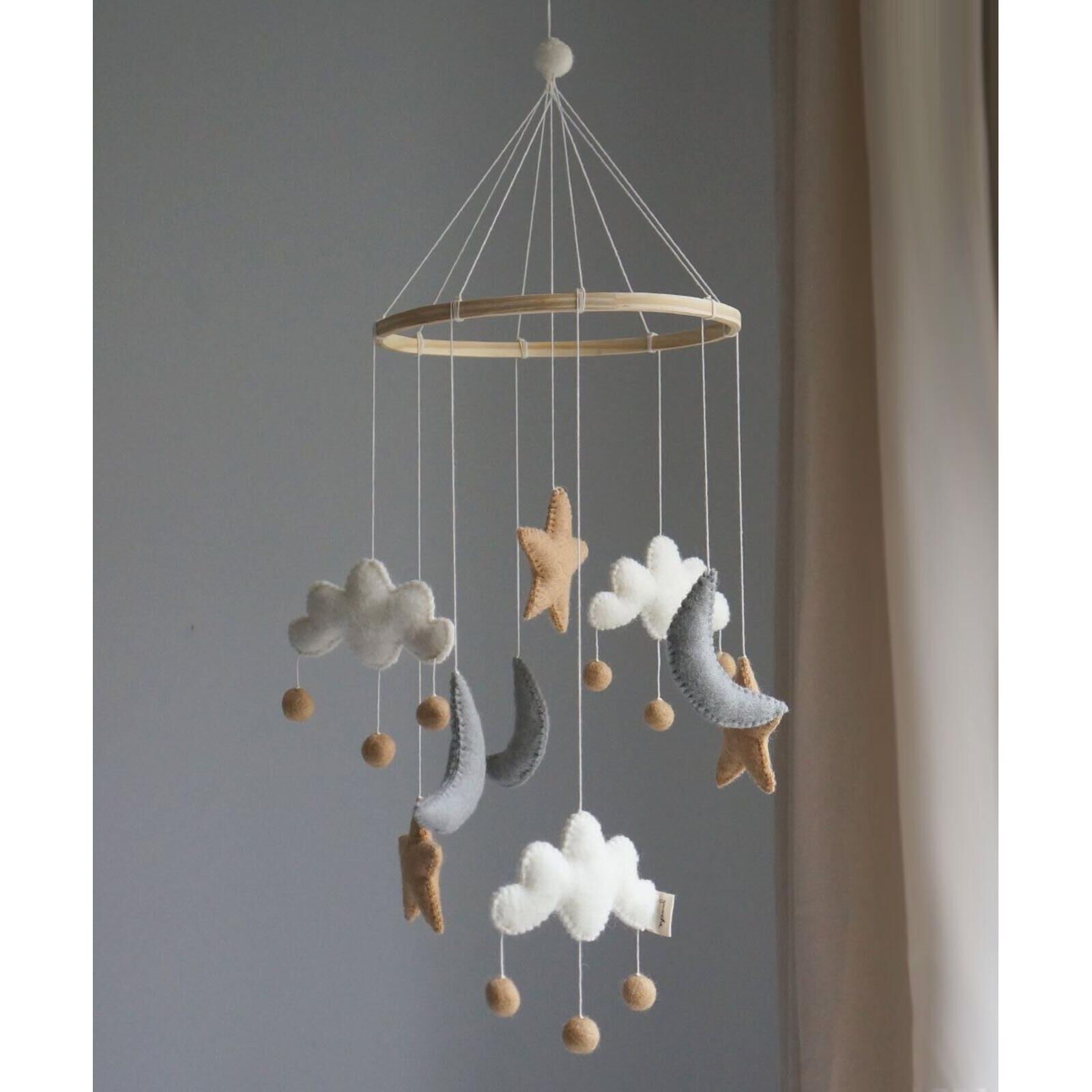 Gamcha Mobile: Wolke, Mond, Sterne beige/grau